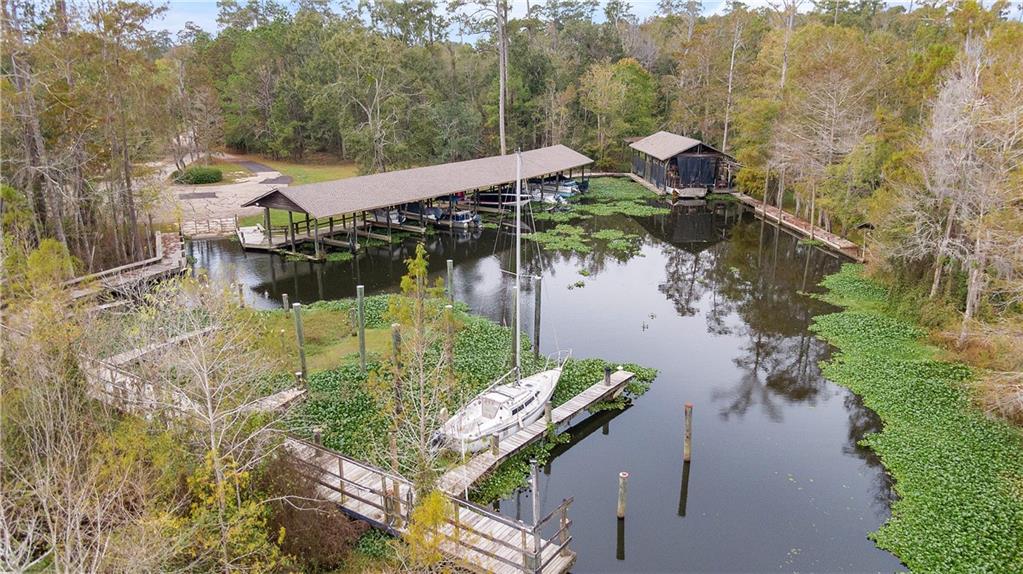 15 BRADY ISLAND Lane