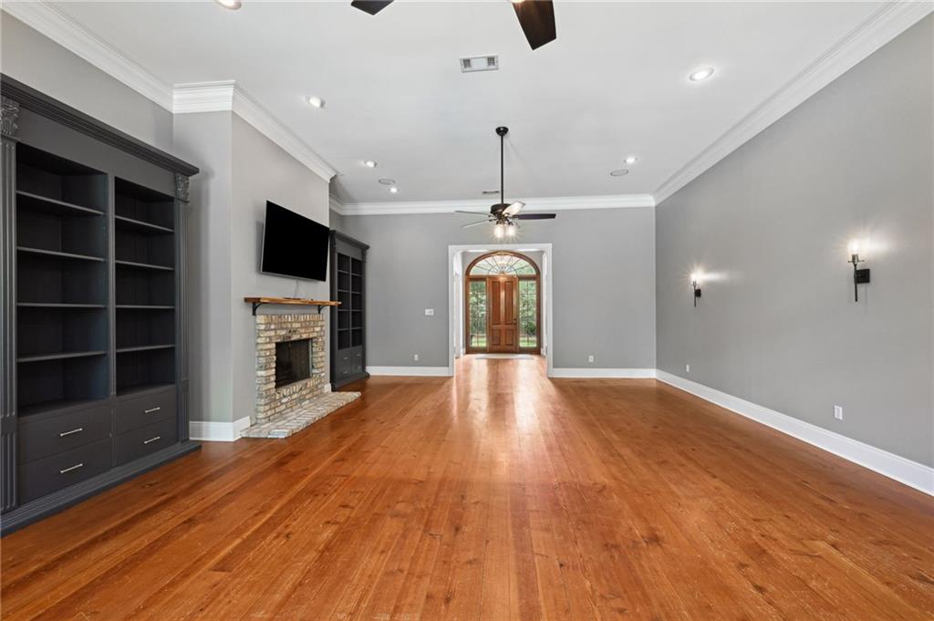 429 SCOTCHPINE Drive