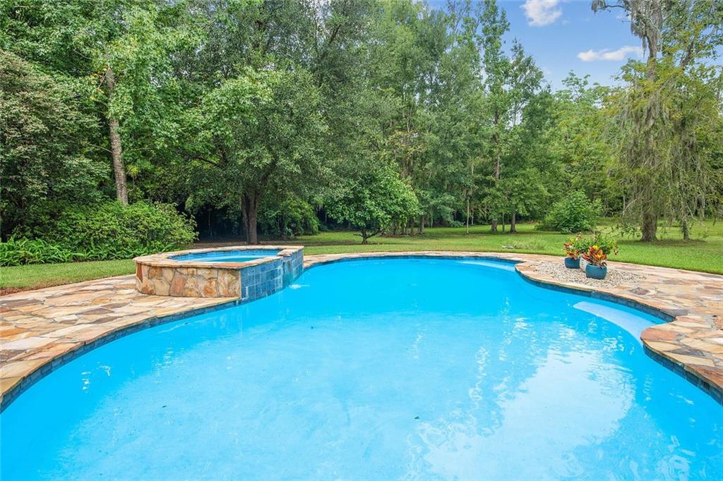 429 SCOTCHPINE Drive