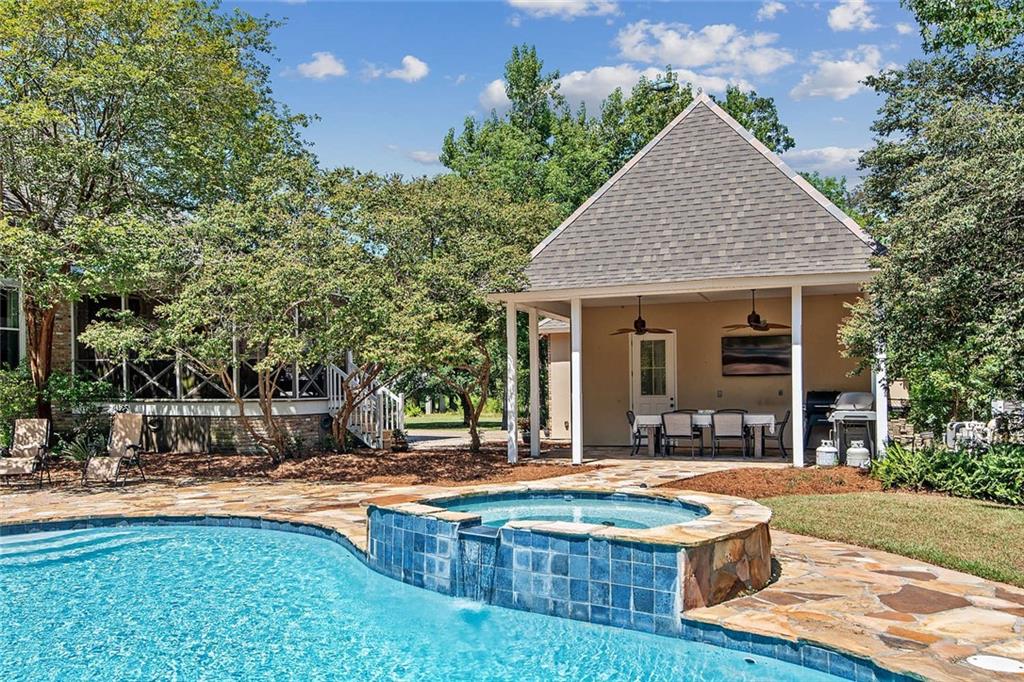 429 SCOTCHPINE Drive