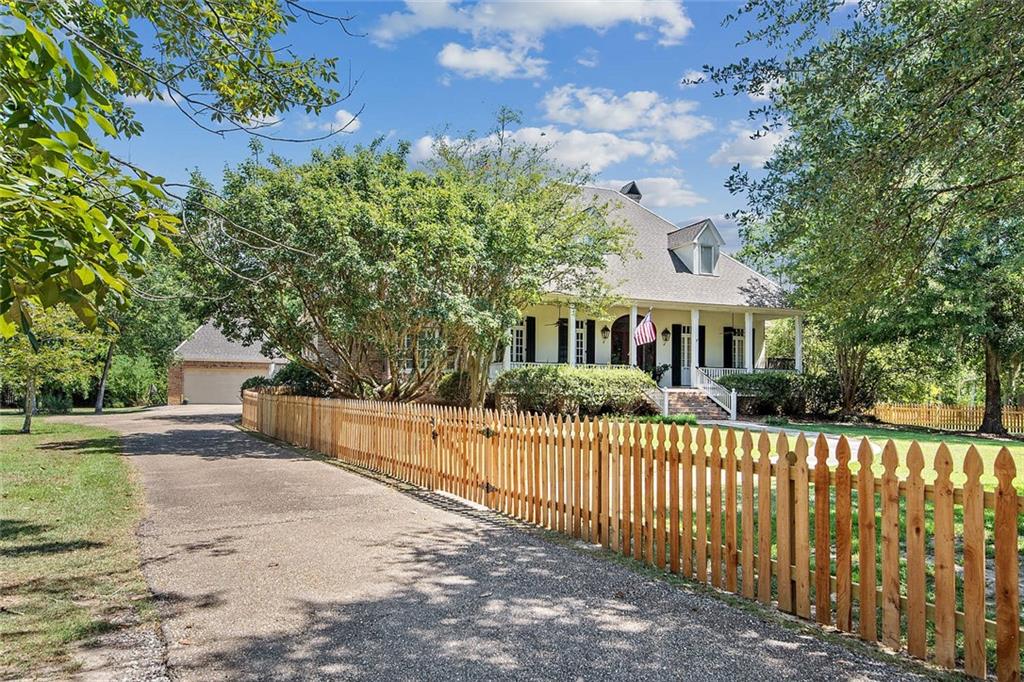 429 SCOTCHPINE Drive