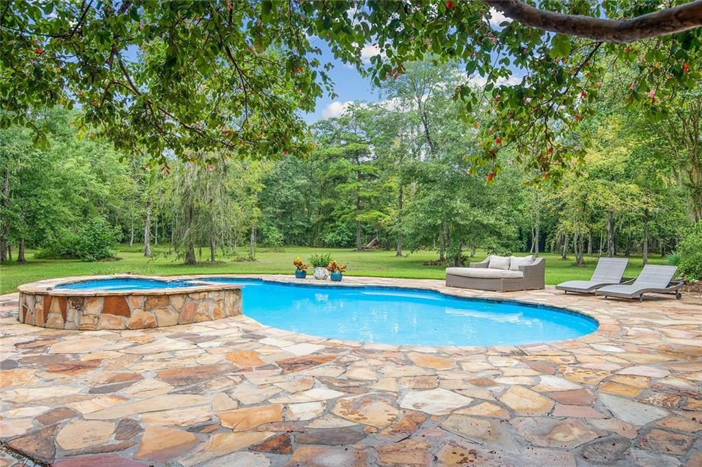 429 SCOTCHPINE Drive