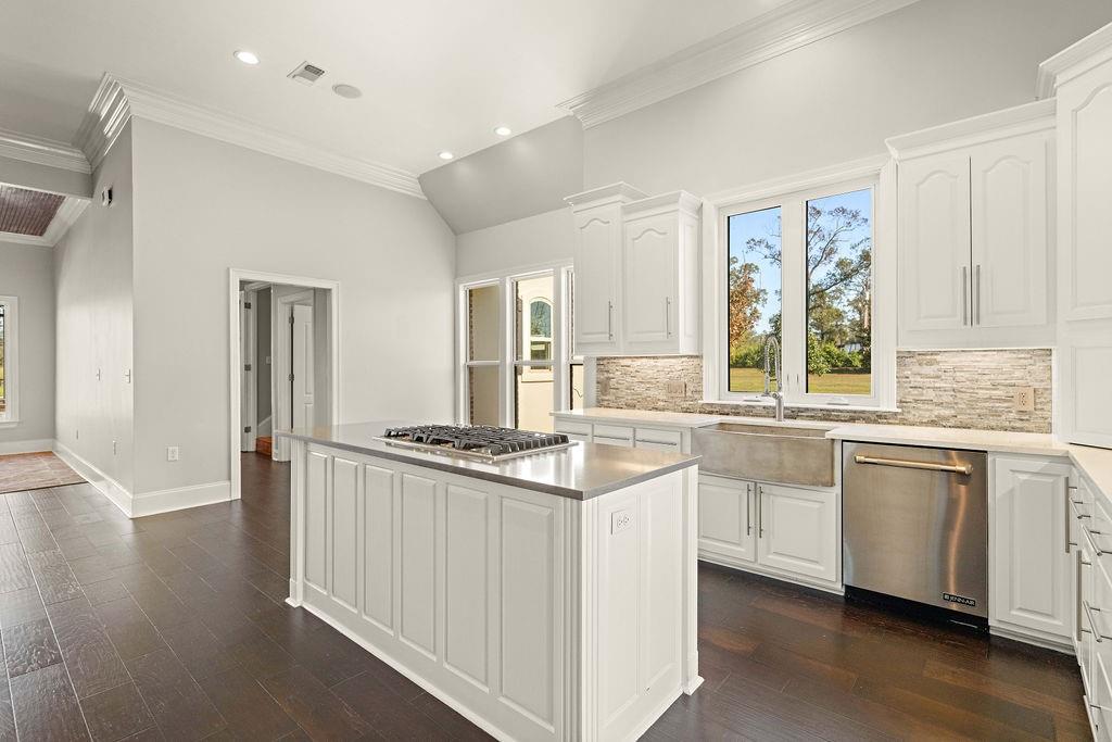 18261 HIGHWAY 10 Highway