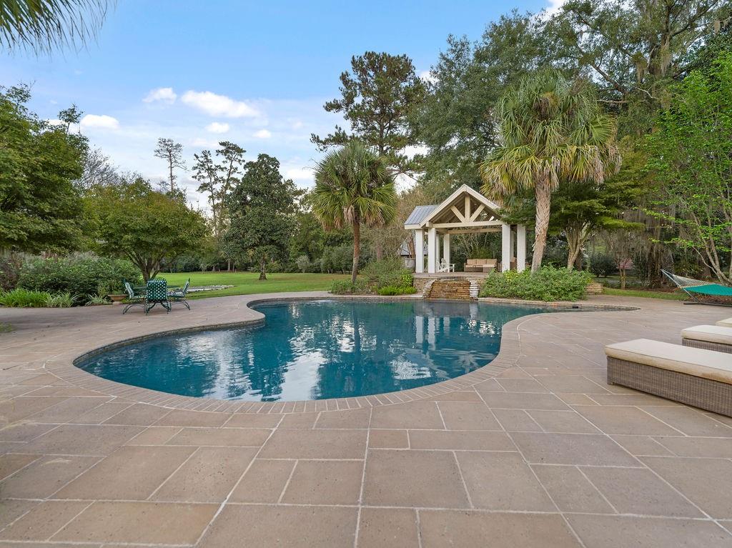 70511 RIVERSIDE Drive