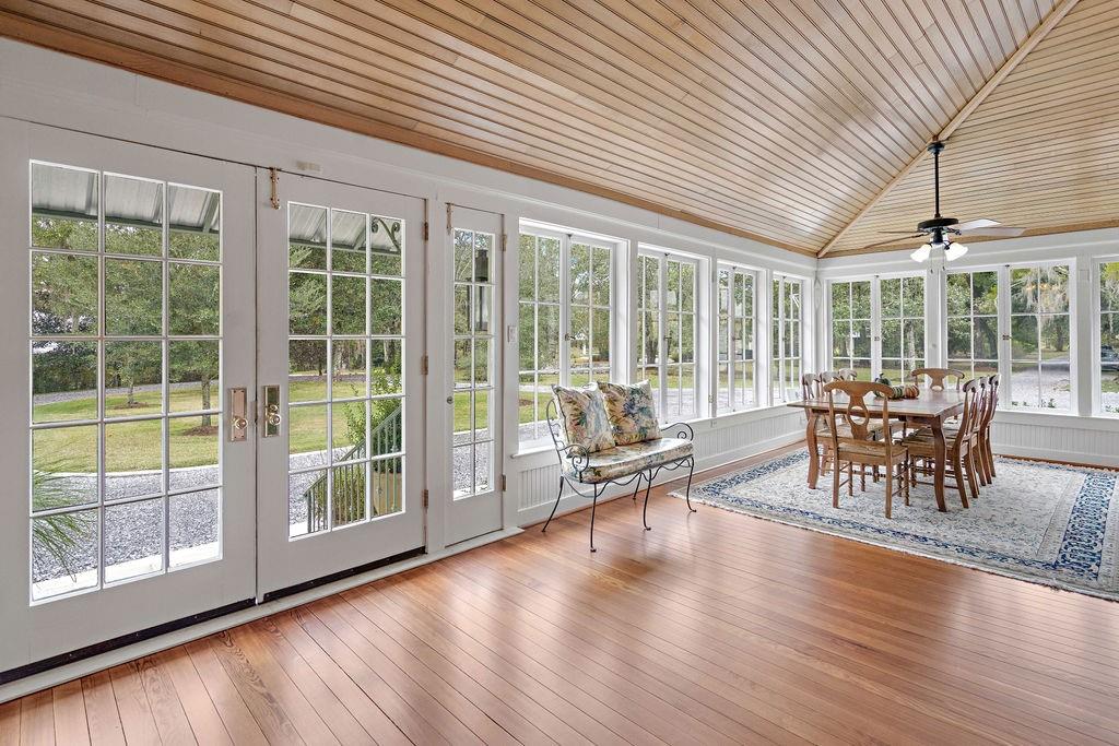 70511 RIVERSIDE Drive