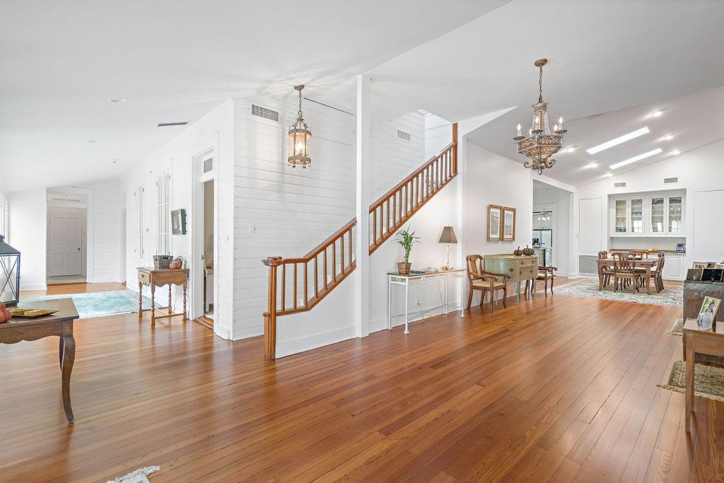 70511 RIVERSIDE Drive