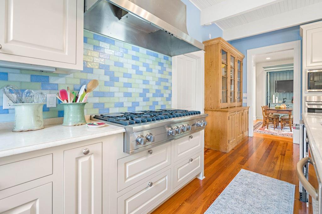 70511 RIVERSIDE Drive