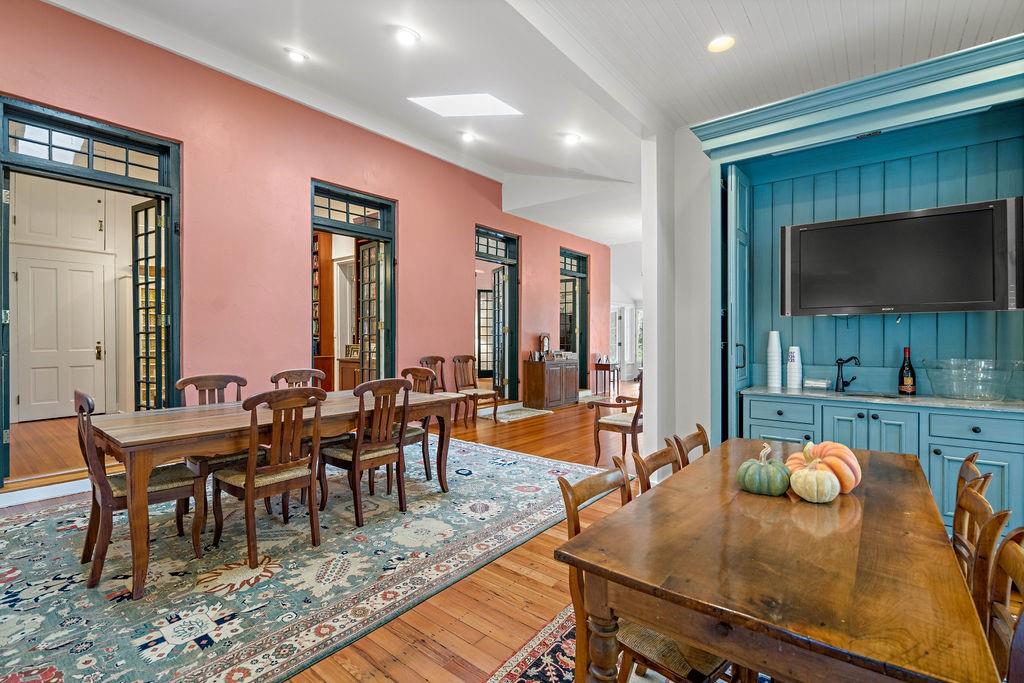 70511 RIVERSIDE Drive