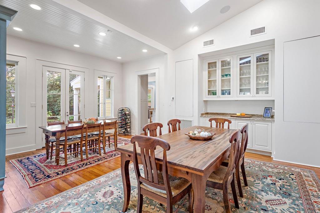 70511 RIVERSIDE Drive