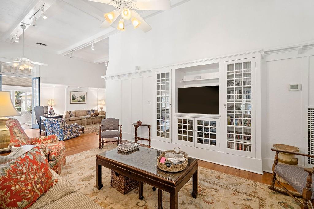 70511 RIVERSIDE Drive