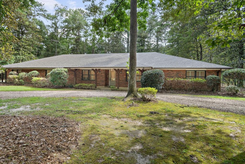 9 ELIZABETH Drive