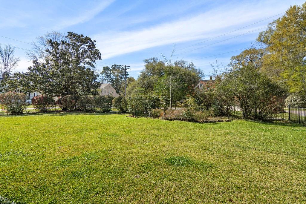 517 S AMERICA Street