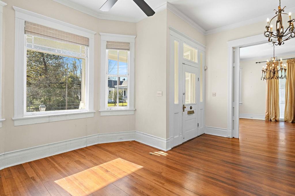 517 S AMERICA Street