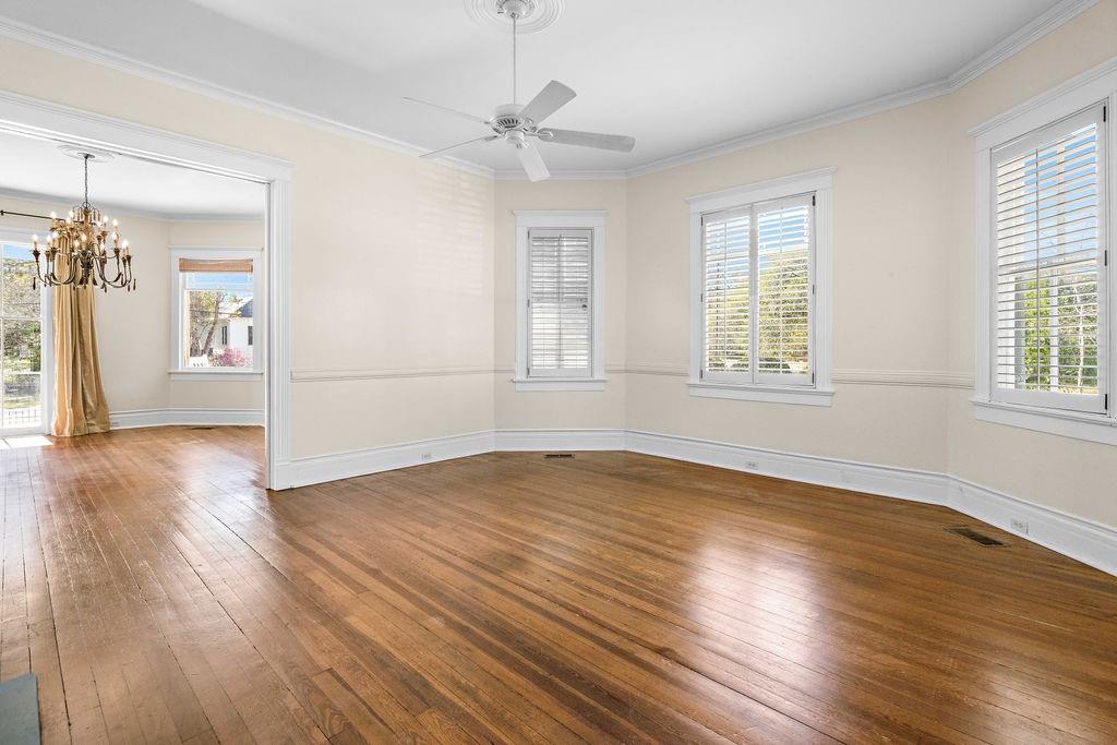 517 S AMERICA Street