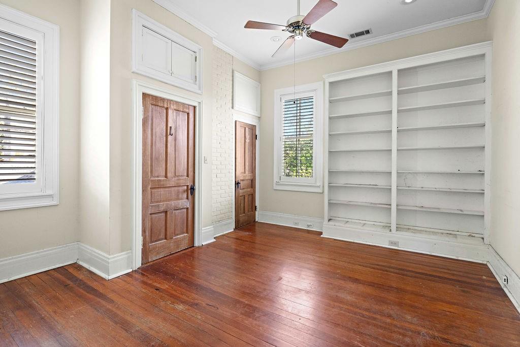 517 S AMERICA Street