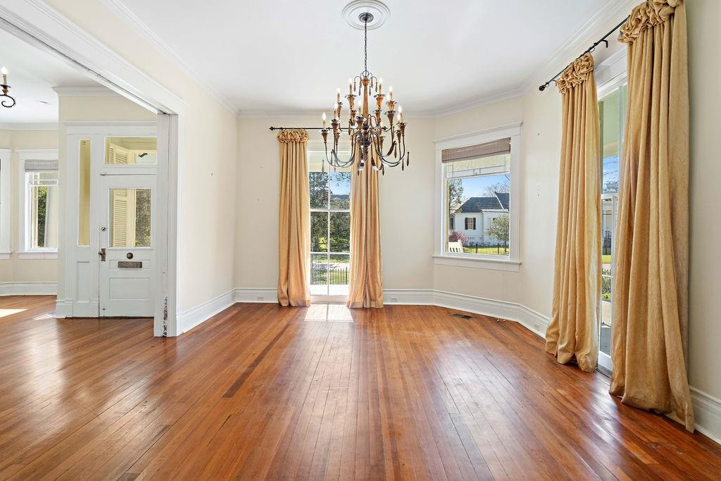 517 S AMERICA Street