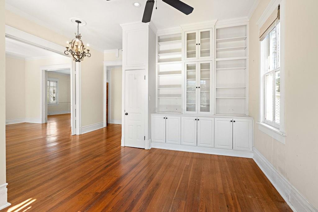 517 S AMERICA Street