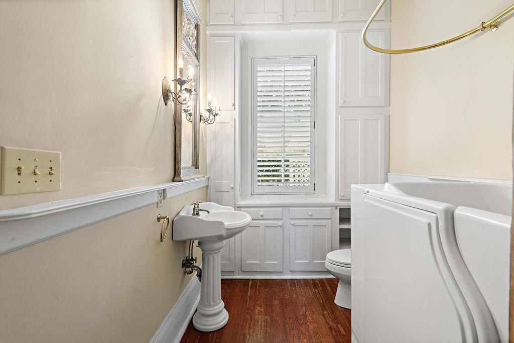 517 S AMERICA Street