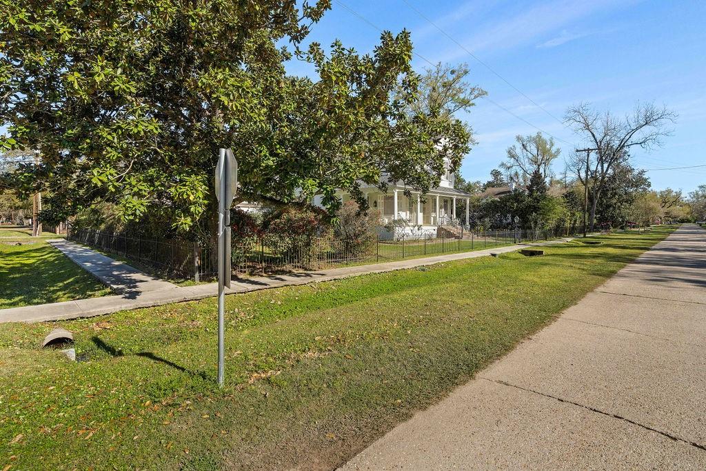 517 S AMERICA Street