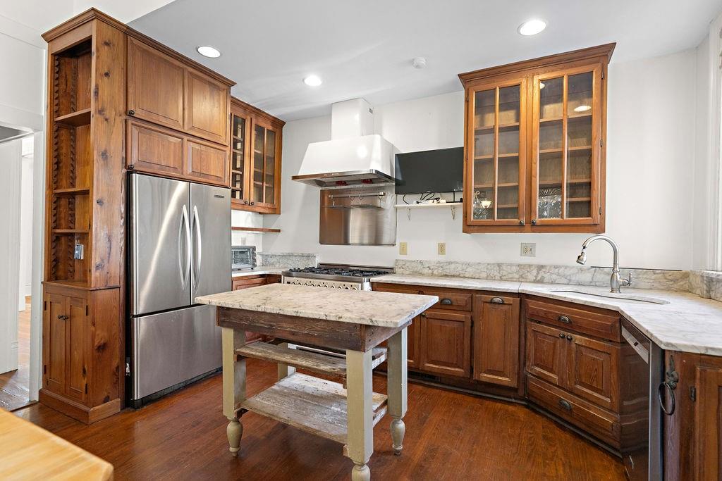 517 S AMERICA Street