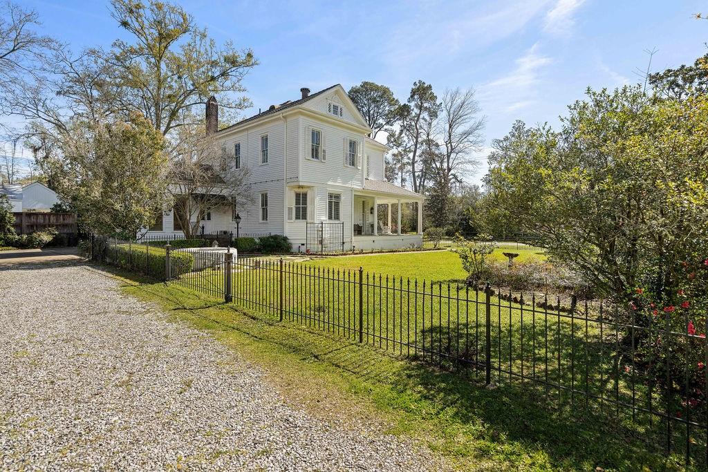 517 S AMERICA Street