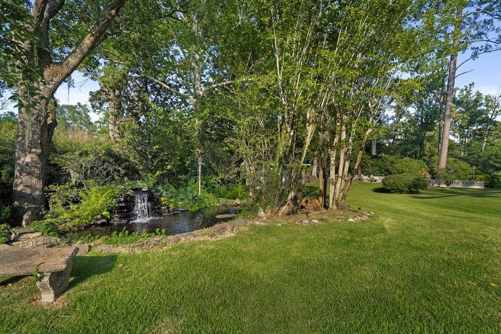 302 S AMERICA Street