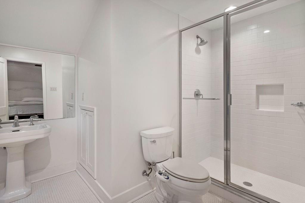 302 S AMERICA Street