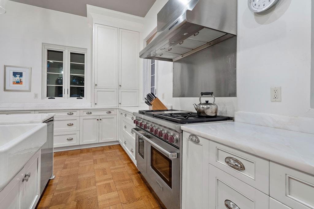 302 S AMERICA Street