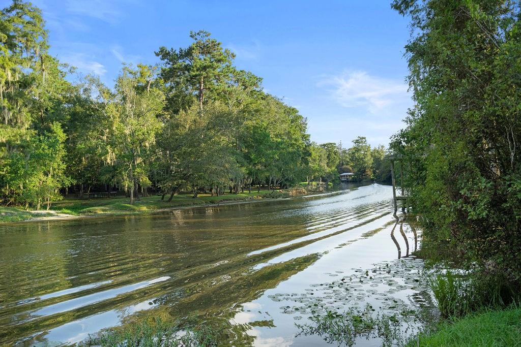 302 S AMERICA Street