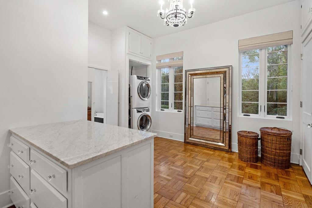 302 S AMERICA Street