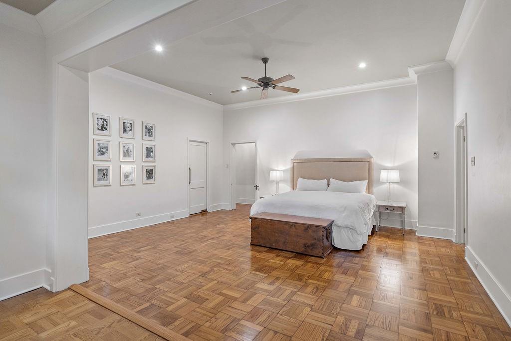 302 S AMERICA Street