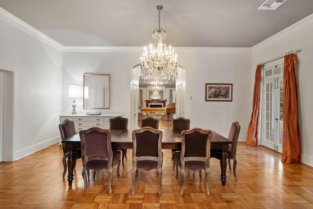 302 S AMERICA Street