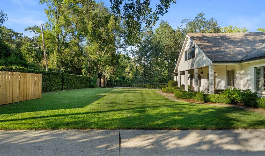 302 S AMERICA Street