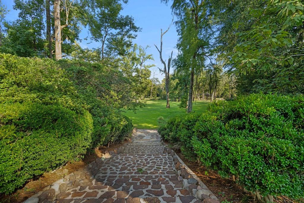 302 S AMERICA Street