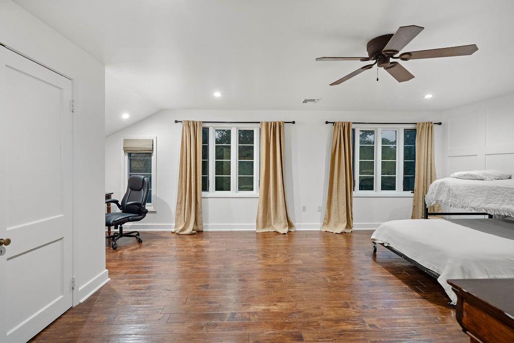 302 S AMERICA Street