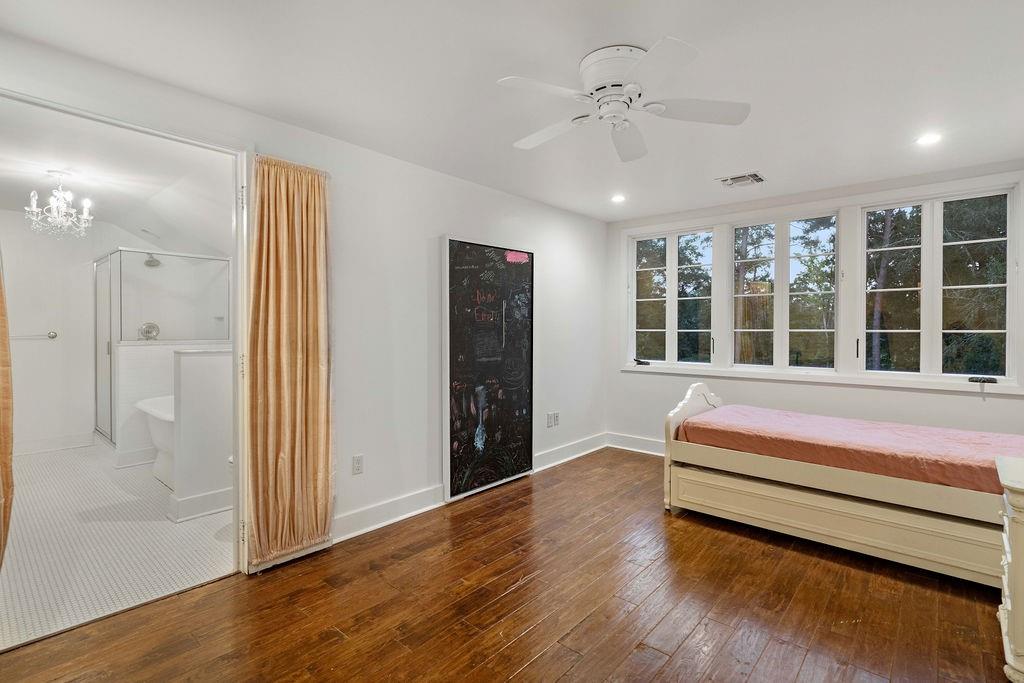 302 S AMERICA Street