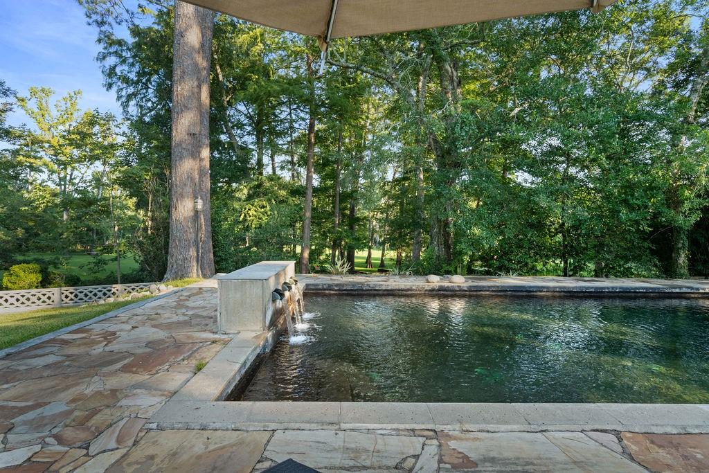 302 S AMERICA Street