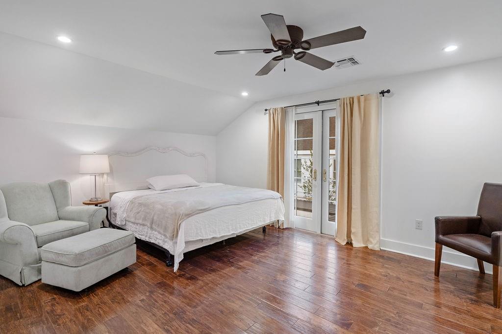 302 S AMERICA Street