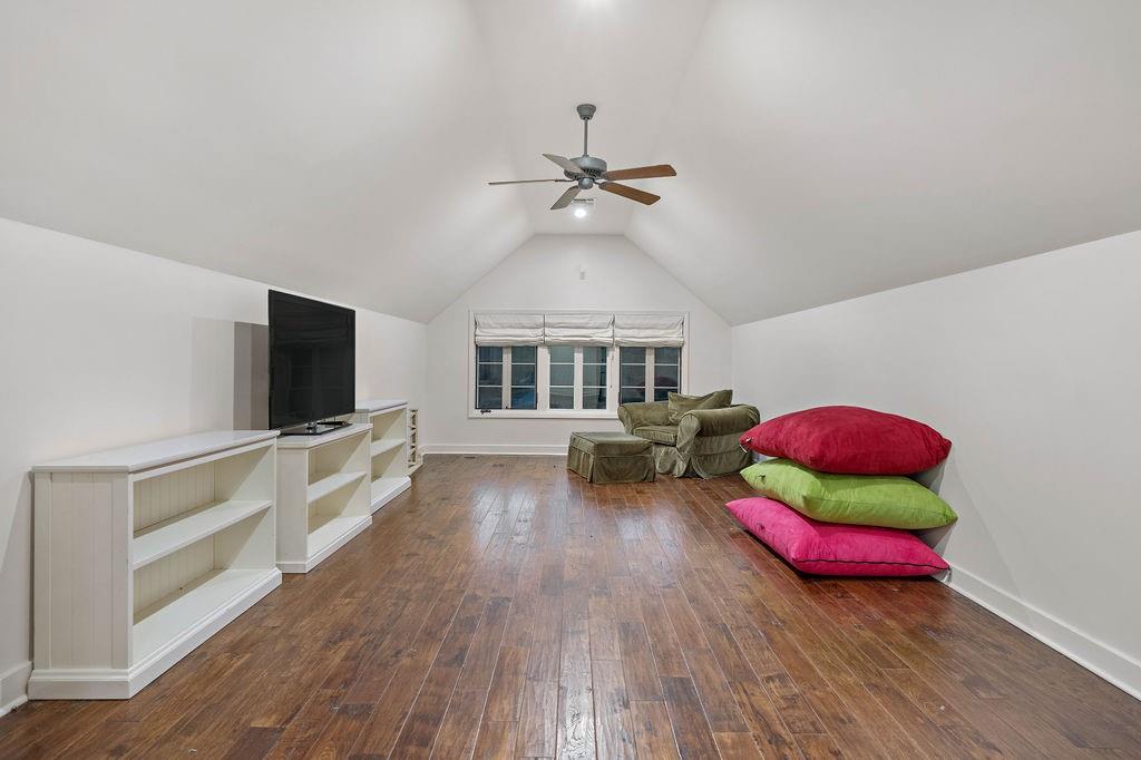 302 S AMERICA Street