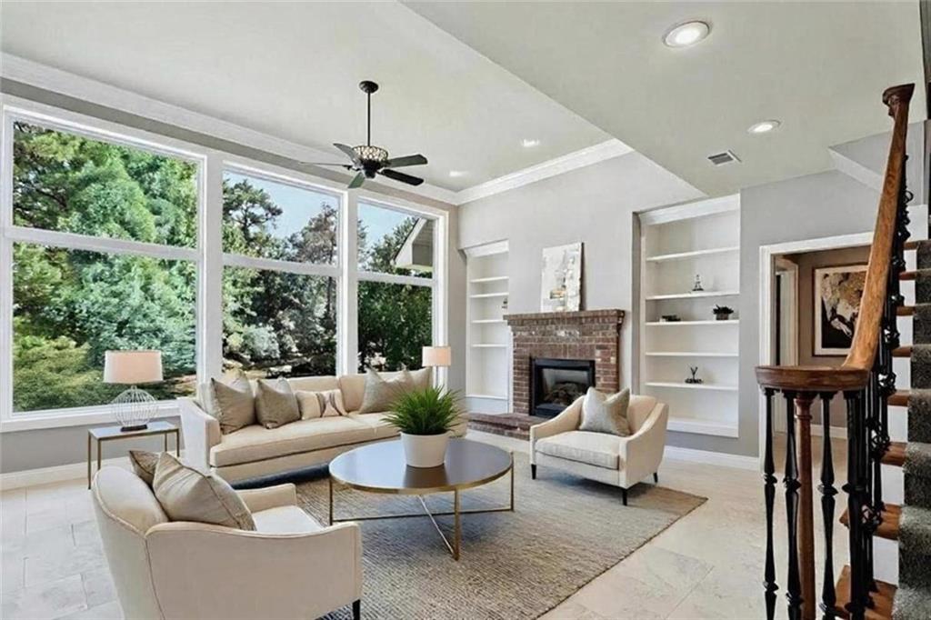 381 STONEHAVEN Drive