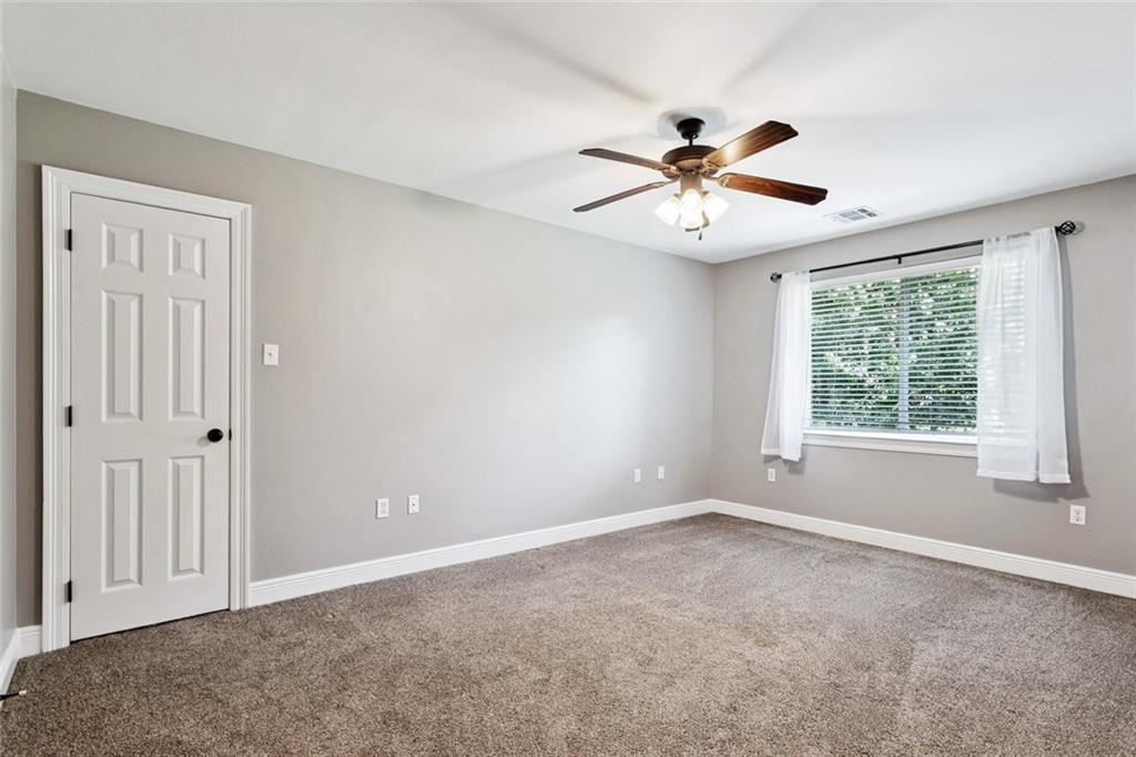 381 STONEHAVEN Drive
