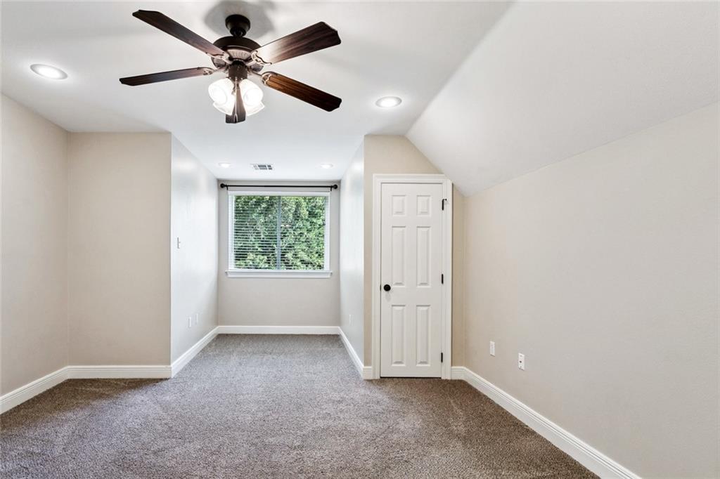 381 STONEHAVEN Drive