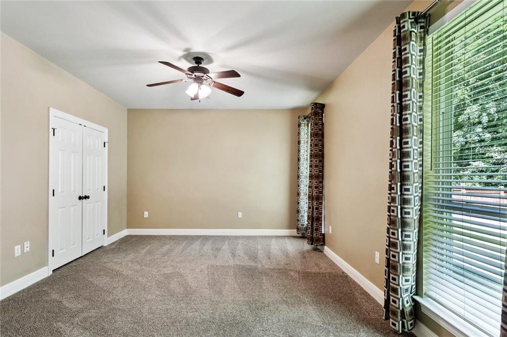 381 STONEHAVEN Drive
