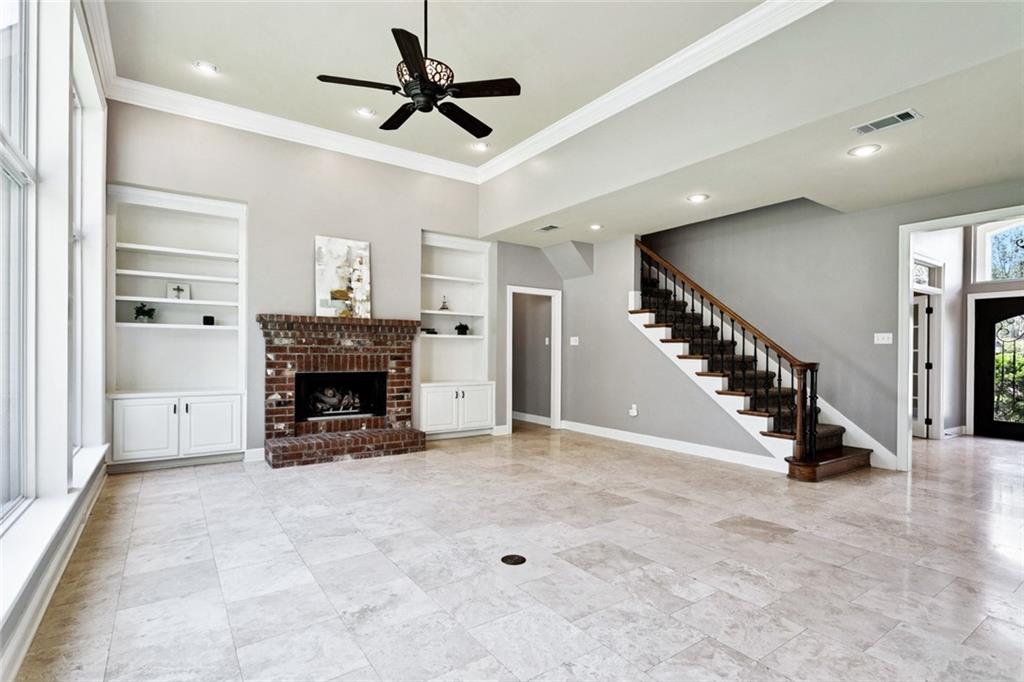 381 STONEHAVEN Drive