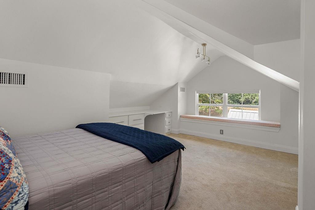 204 W 15TH Avenue