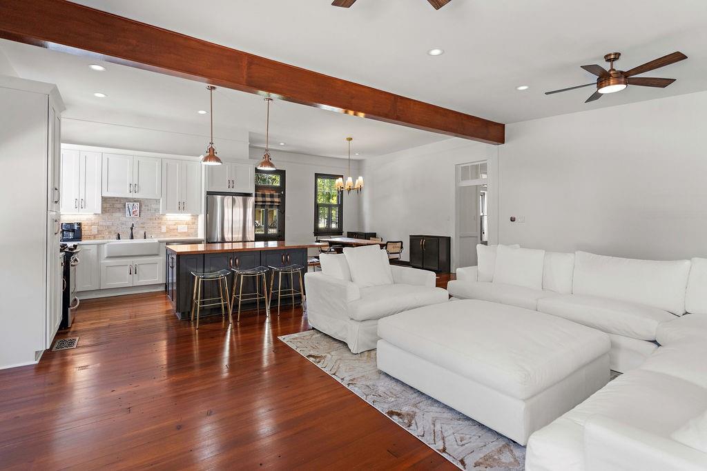204 W 15TH Avenue
