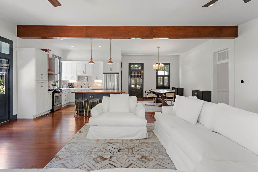 204 W 15TH Avenue
