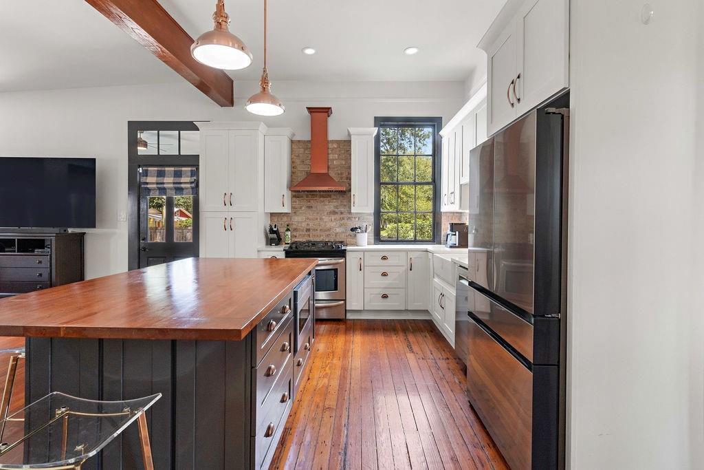 204 W 15TH Avenue
