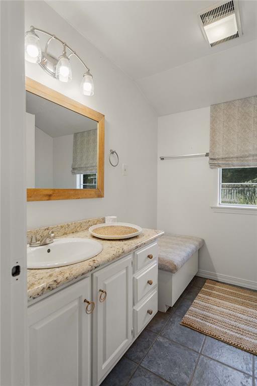 204 W 15TH Avenue