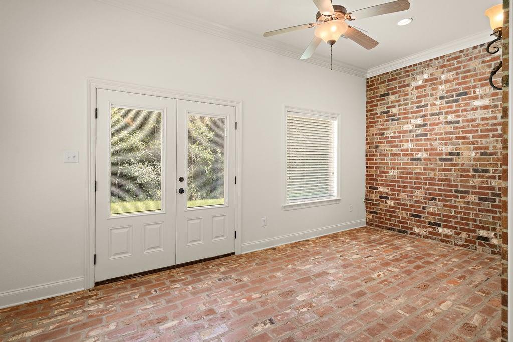 605 OLD LANDING Road